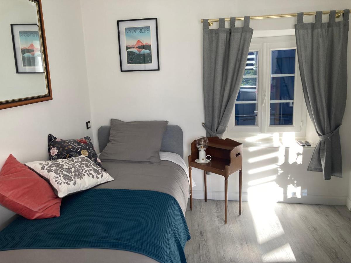 Aux 4 Logis Appart-Hotel - Studio Le Flore - Petit Dejeuner Inclus 1Ere Nuit Foix Exterior photo